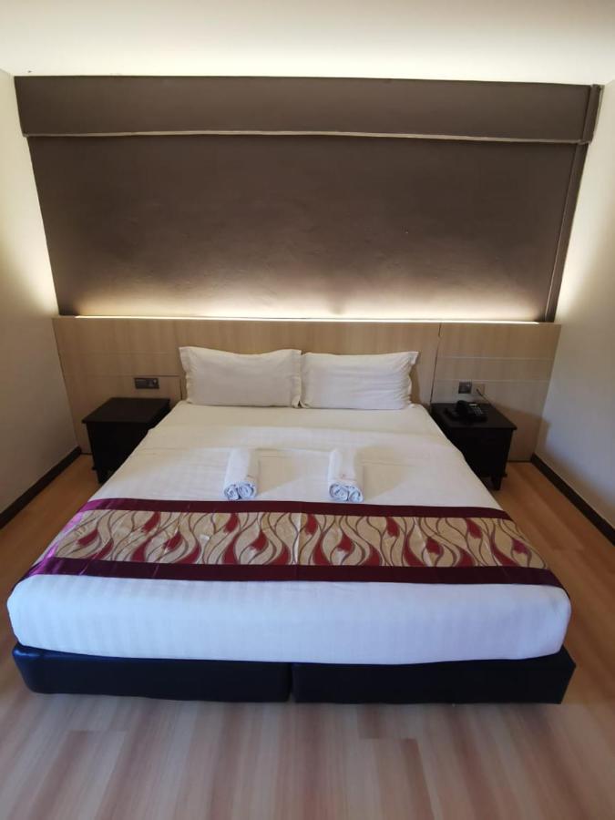 Palace Inn Miri Zewnętrze zdjęcie