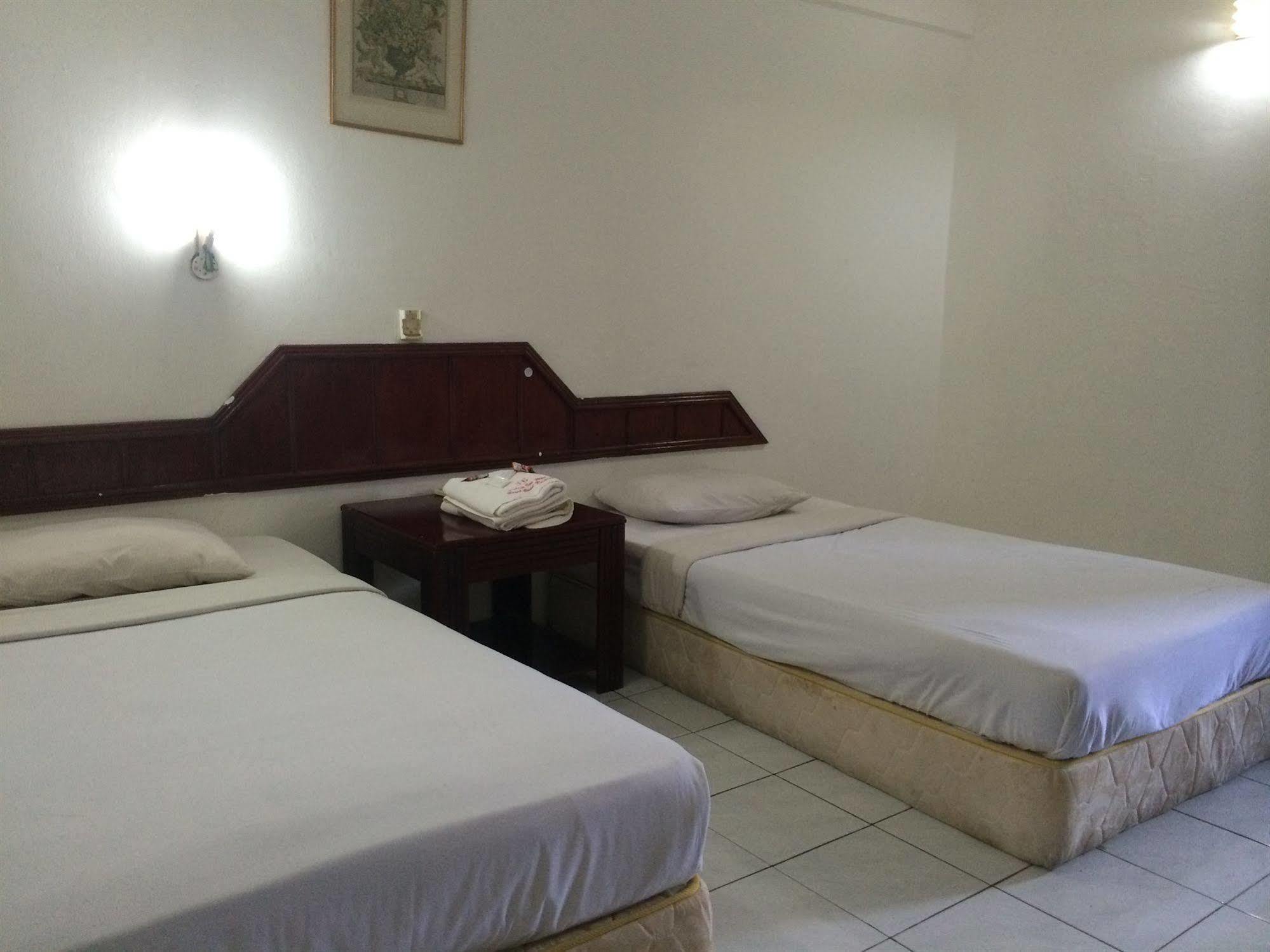 Palace Inn Miri Zewnętrze zdjęcie