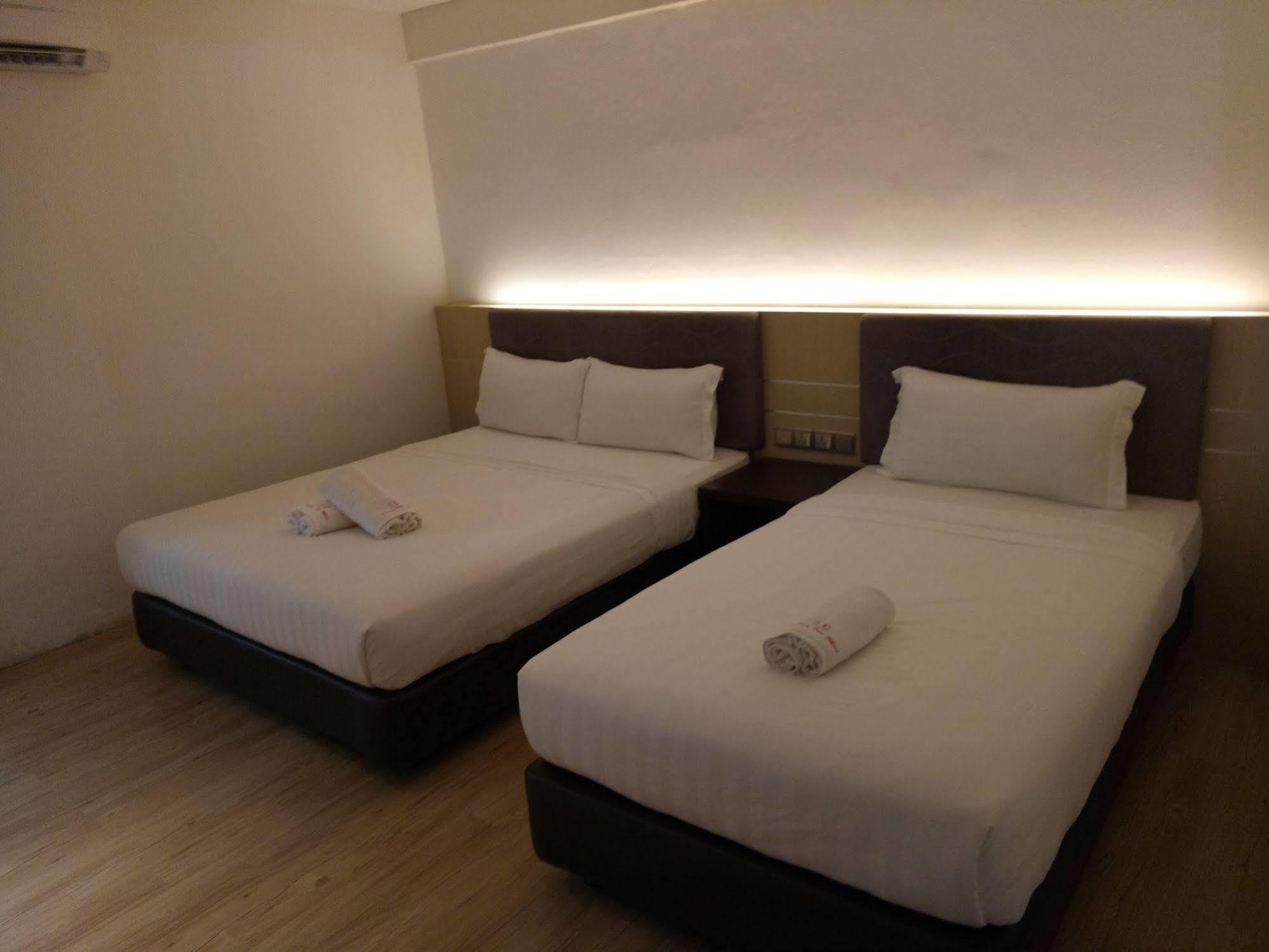 Palace Inn Miri Zewnętrze zdjęcie